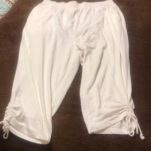 White cotton Capri